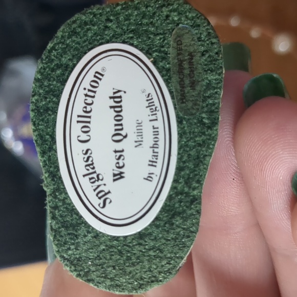 Harbour Lights Mini Lighthouses and Pin - Picture 6 of 7